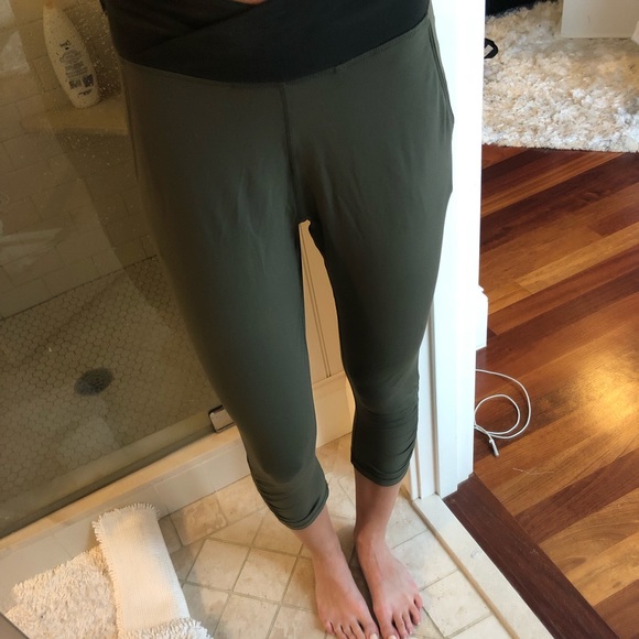 Lululemon Pants - Picture 1 of 5